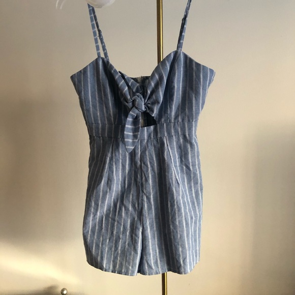 NWT UO tie front linen romper - Picture 3 of 5